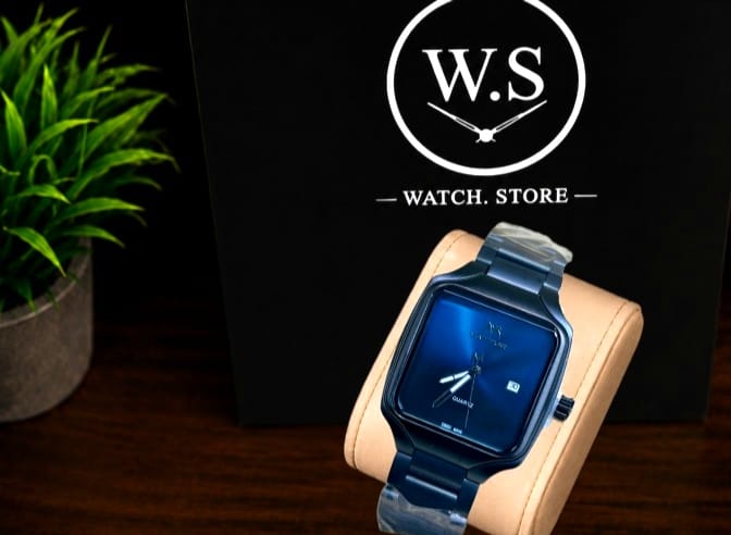 MATTURI Square Dial watch